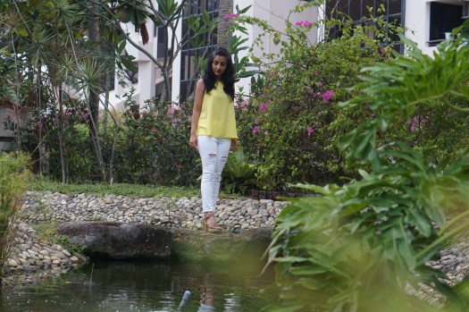 How To Wear White Jeans