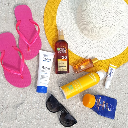 beach, beach beauty, sunscreen for the beach, what to pack for the beach, beach bag, 