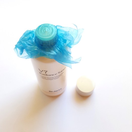 travel tips, packing tips, travel packing tips, how to pack makeup, how to pack skincare