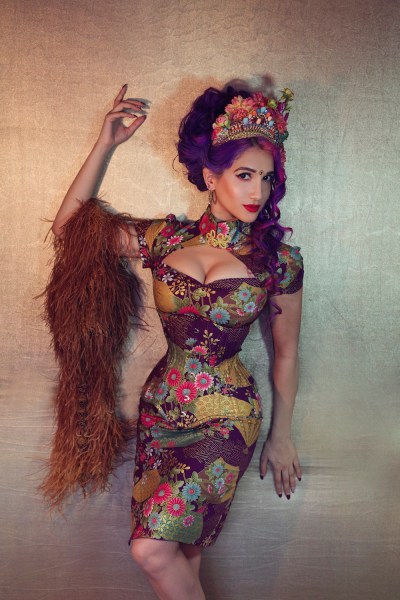 Sukki Singapora, burlesque artist, Singapore first burlesque artist, HASK hair ambassador, HASK hair
