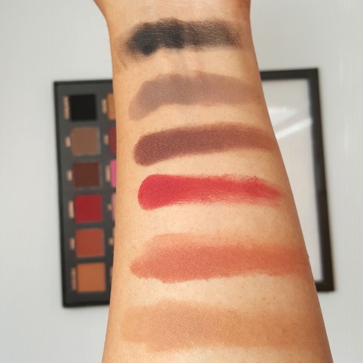 huda beauty textured shadows rose gold eyeshadow palette, eye shadow palette, review, swatches, metallic shadows, matte shadows